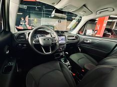 JEEP RENEGADE 1.3 T270 TURBO FLEX LONGITUDE AT6 2024/2025 CASTELLAN E TOMAZONI MOTORS CAXIAS DO SUL / Carros no Vale