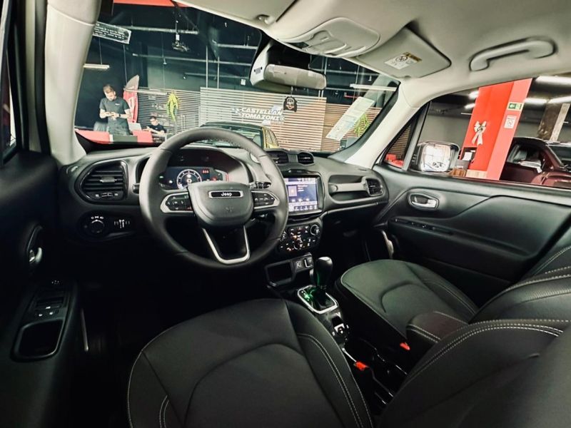 JEEP RENEGADE 1.3 T270 TURBO FLEX LONGITUDE AT6 2024/2025 CASTELLAN E TOMAZONI MOTORS CAXIAS DO SUL / Carros no Vale