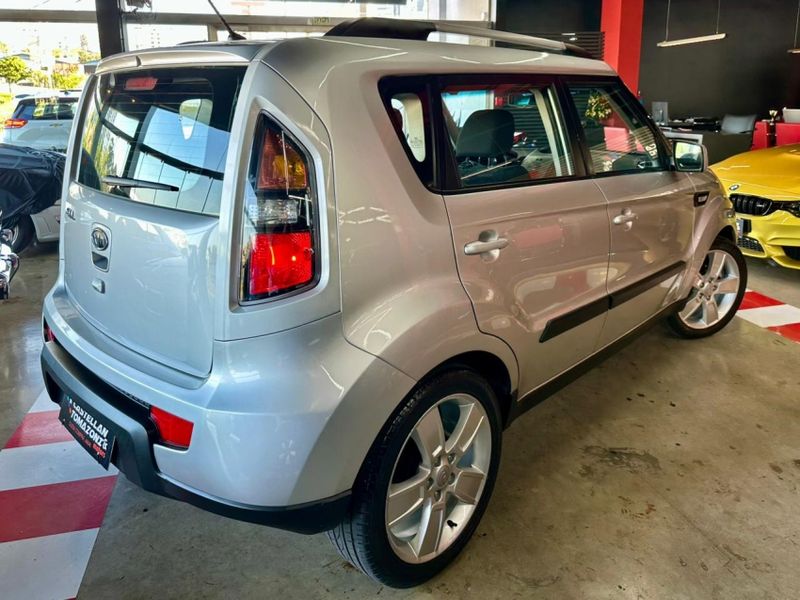 KIA SOUL 1.6 EX 16V FLEX 4P AUTOMÁTICO 2010/2011 CASTELLAN E TOMAZONI MOTORS CAXIAS DO SUL / Carros no Vale