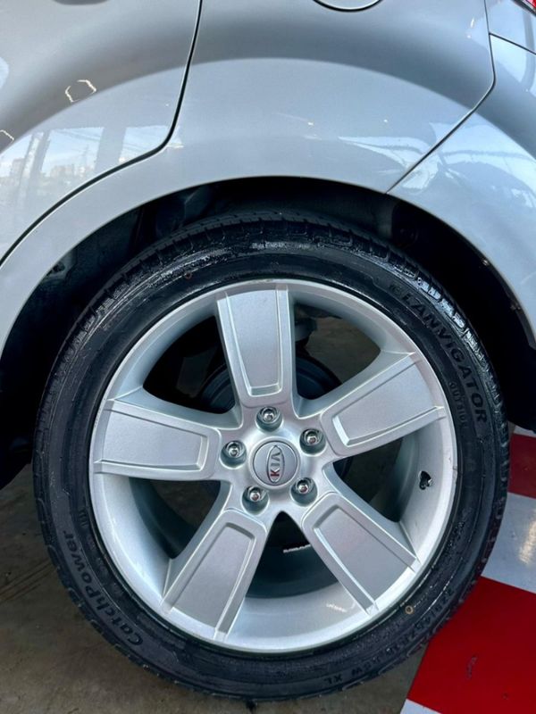 KIA SOUL 1.6 EX 16V FLEX 4P AUTOMÁTICO 2010/2011 CASTELLAN E TOMAZONI MOTORS CAXIAS DO SUL / Carros no Vale