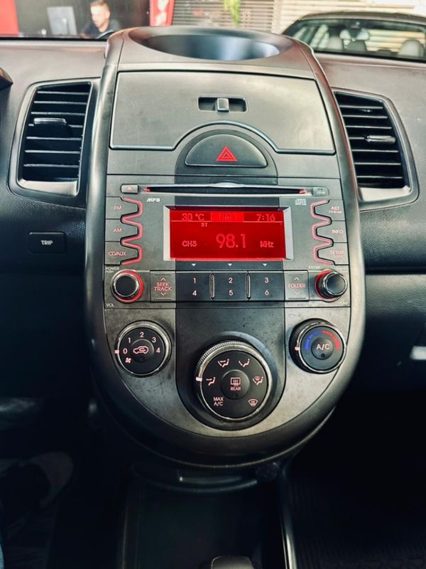 KIA SOUL 1.6 EX 16V FLEX 4P AUTOMÁTICO 2010/2011 CASTELLAN E TOMAZONI MOTORS CAXIAS DO SUL / Carros no Vale