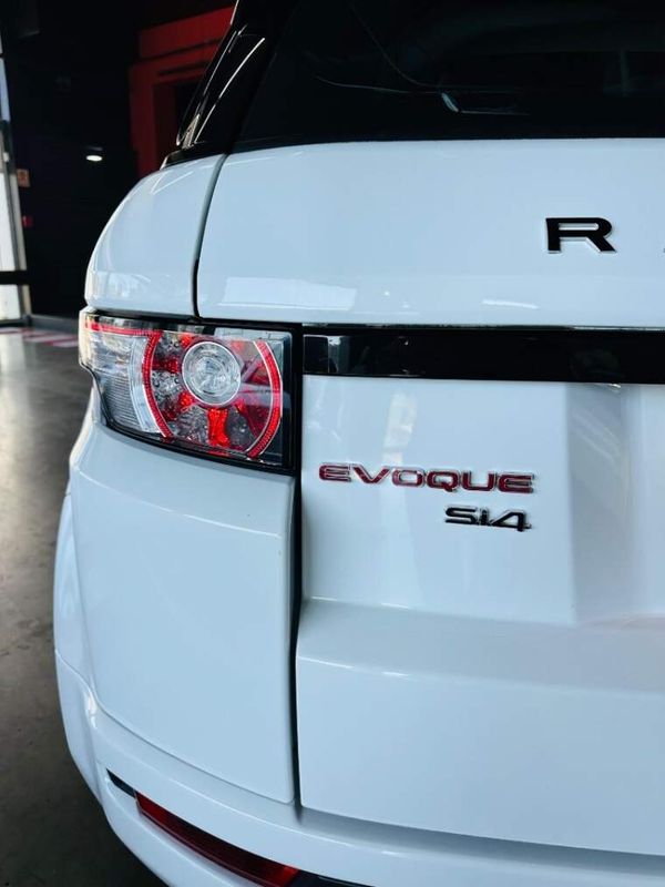 Land Rover RANGE ROVER EVOQUE 2.0 DYNAMIC TECH 4WD 16V GASOLINA 4P AUTOMÁTICO 2013/2014 CASTELLAN E TOMAZONI MOTORS CAXIAS DO SUL / Carros no Vale