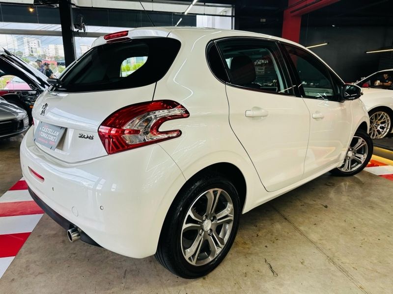 Peugeot 208 1.6 GRIFFE 16V FLEX 4P AUTOMÁTICO 2017/2018 CASTELLAN E TOMAZONI MOTORS CAXIAS DO SUL / Carros no Vale Peugeot 208 1.6 GRIFFE 16V FLEX 4P AUTOMÁTICO 2017/2018 CASTELLAN E TOMAZONI MOTORS CAXIAS DO SUL / Carros no Vale