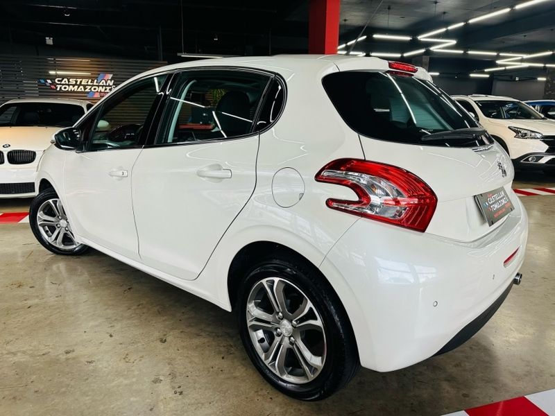 Peugeot 208 1.6 GRIFFE 16V FLEX 4P AUTOMÁTICO 2017/2018 CASTELLAN E TOMAZONI MOTORS CAXIAS DO SUL / Carros no Vale Peugeot 208 1.6 GRIFFE 16V FLEX 4P AUTOMÁTICO 2017/2018 CASTELLAN E TOMAZONI MOTORS CAXIAS DO SUL / Carros no Vale