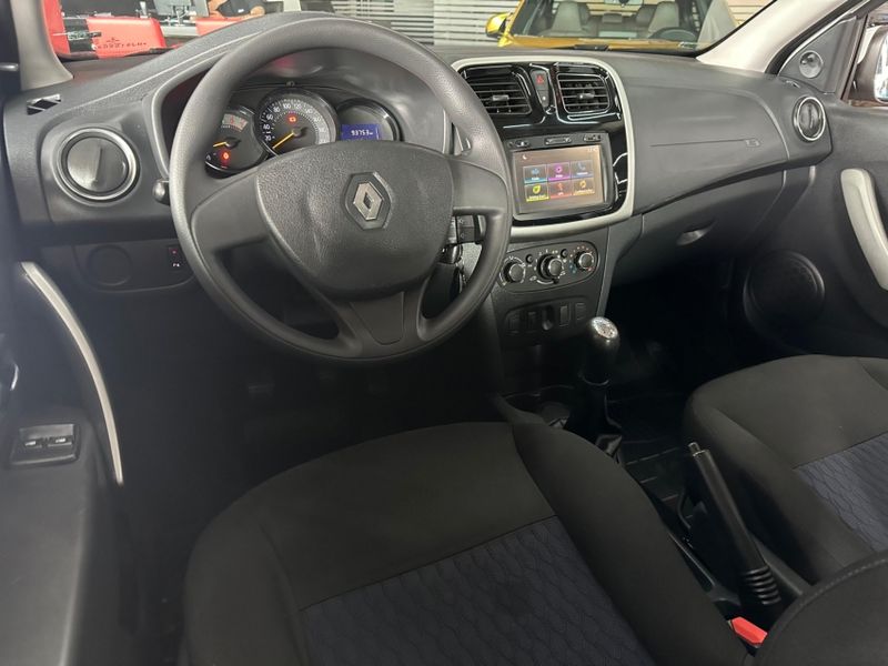 Renault SANDERO 1.0 EXPRESSION 16V FLEX 4P MANUAL 2016/2017 CASTELLAN E TOMAZONI MOTORS CAXIAS DO SUL / Carros no Vale