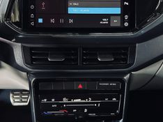 Volkswagen T-CROSS 1.4 250 TSI TOTAL FLEX HIGHLINE AUTOMÁTICO 2022/2022 CASTELLAN E TOMAZONI MOTORS CAXIAS DO SUL / Carros no Vale