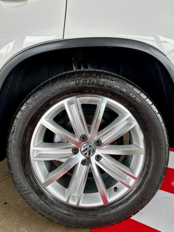 Volkswagen TIGUAN 2.0 TSI 16V TURBO GASOLINA 4P TIPTRONIC 2012/2013 CASTELLAN E TOMAZONI MOTORS CAXIAS DO SUL / Carros no Vale