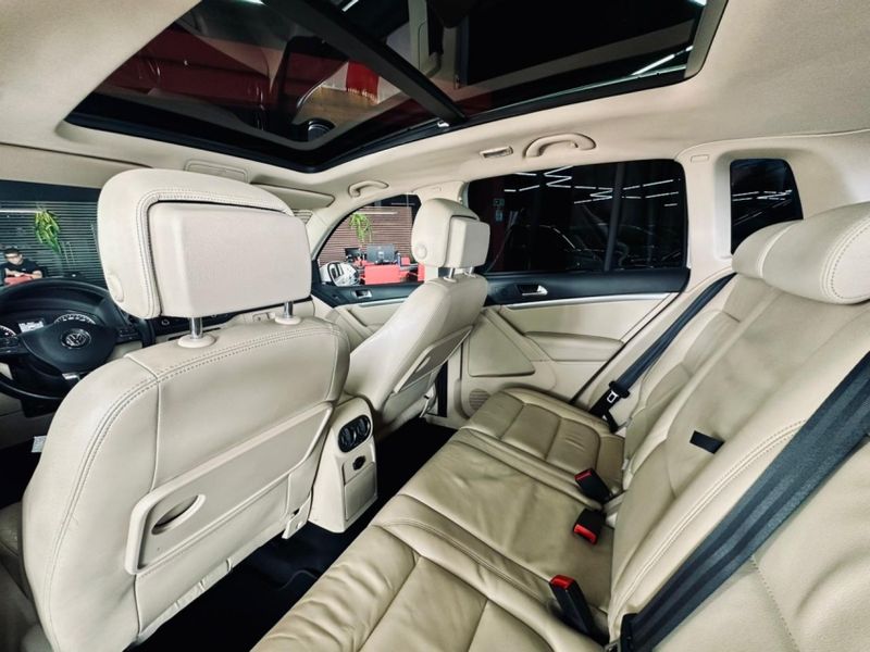 Volkswagen TIGUAN 2.0 TSI 16V TURBO GASOLINA 4P TIPTRONIC 2012/2013 CASTELLAN E TOMAZONI MOTORS CAXIAS DO SUL / Carros no Vale