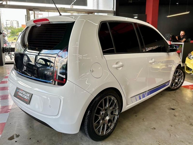 Volkswagen UP 1.0 TSI MOVE UP 12V FLEX 4P MANUAL 2017/2017 CASTELLAN E TOMAZONI MOTORS CAXIAS DO SUL / Carros no Vale