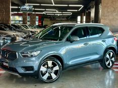 Volvo XC40 2.0 T4 GASOLINA MOMENTUM GEARTRONIC 2020/2020 CASTELLAN E TOMAZONI MOTORS CAXIAS DO SUL / Carros no Vale