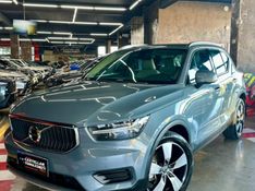 Volvo XC40 2.0 T4 GASOLINA MOMENTUM GEARTRONIC 2020/2020 CASTELLAN E TOMAZONI MOTORS CAXIAS DO SUL / Carros no Vale