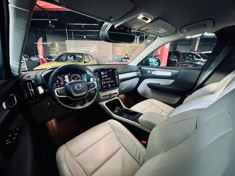 Volvo XC40 2.0 T4 GASOLINA MOMENTUM GEARTRONIC 2020/2020 CASTELLAN E TOMAZONI MOTORS CAXIAS DO SUL / Carros no Vale Volvo XC40 2.0 T4 GASOLINA MOMENTUM GEARTRONIC 2020/2020 CASTELLAN E TOMAZONI MOTORS CAXIAS DO SUL / Carros no Vale