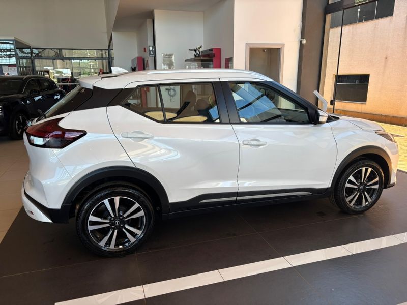 Nissan KICKS PLAY 1.6 16V FLEXSTART ADVANCE PLUS XTRONIC 2025/2025 DRSUL SEMINOVOS CAXIAS DO SUL – LAJEADO – SANTA CRUZ DO SUL / Carros no Vale