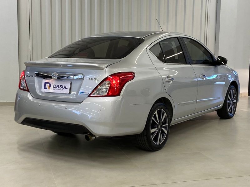 Nissan VERSA 1.6 16V FLEXSTART UNIQUE 4P XTRONIC 2017/2018 DRSUL SEMINOVOS CAXIAS DO SUL – LAJEADO – SANTA CRUZ DO SUL / Carros no Vale