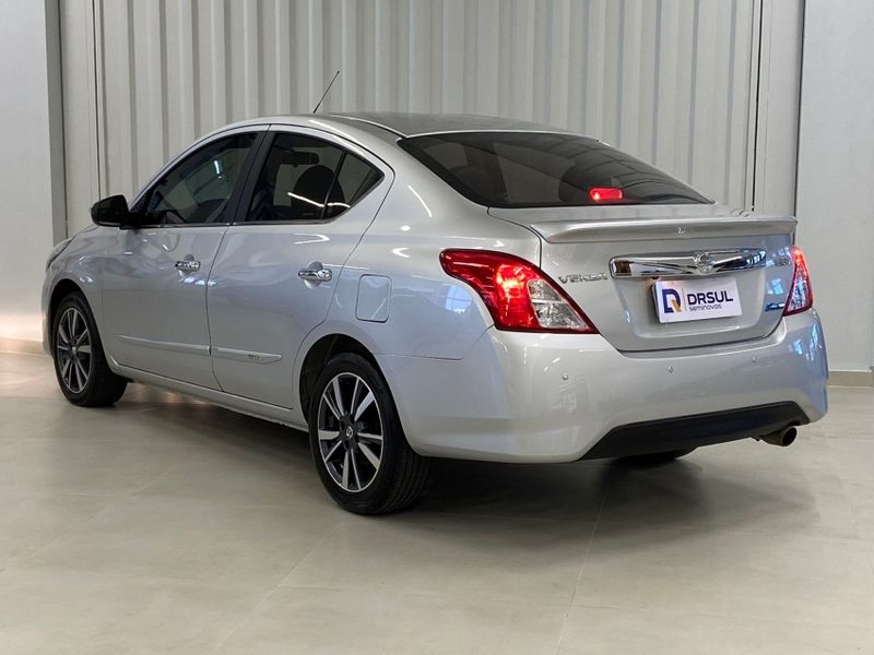 Nissan VERSA 1.6 16V FLEXSTART UNIQUE 4P XTRONIC 2017/2018 DRSUL SEMINOVOS CAXIAS DO SUL – LAJEADO – SANTA CRUZ DO SUL / Carros no Vale