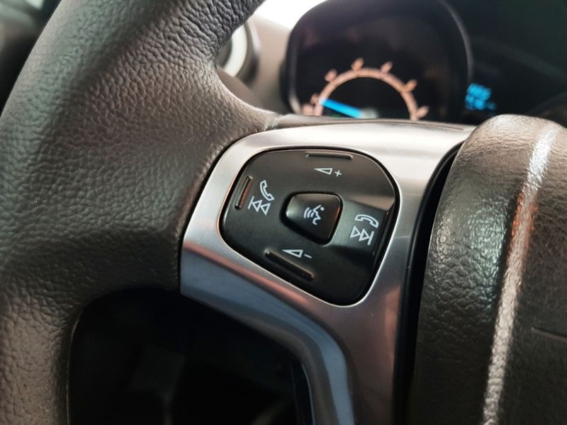 Ford FIESTA 1.6 SE HATCH 16V FLEX 4P POWERSHIFT 2015/2016 ADVANT AUTOMÓVEIS CAXIAS DO SUL / Carros no Vale