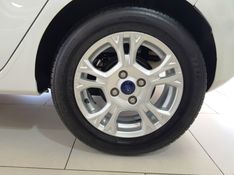 Ford FIESTA 1.6 SE HATCH 16V FLEX 4P POWERSHIFT 2015/2016 ADVANT AUTOMÓVEIS CAXIAS DO SUL / Carros no Vale