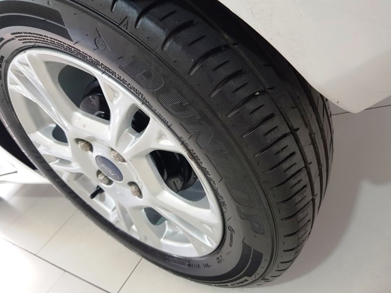 Ford FIESTA 1.6 SE HATCH 16V FLEX 4P POWERSHIFT 2015/2016 ADVANT AUTOMÓVEIS CAXIAS DO SUL / Carros no Vale