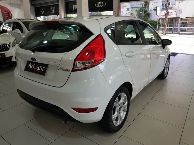 Ford FIESTA 1.6 SE HATCH 16V FLEX 4P POWERSHIFT 2015/2016 ADVANT AUTOMÓVEIS CAXIAS DO SUL / Carros no Vale