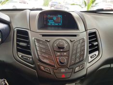Ford FIESTA 1.6 SE HATCH 16V FLEX 4P POWERSHIFT 2015/2016 ADVANT AUTOMÓVEIS CAXIAS DO SUL / Carros no Vale
