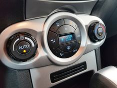 Ford FIESTA 1.6 SE HATCH 16V FLEX 4P POWERSHIFT 2015/2016 ADVANT AUTOMÓVEIS CAXIAS DO SUL / Carros no Vale