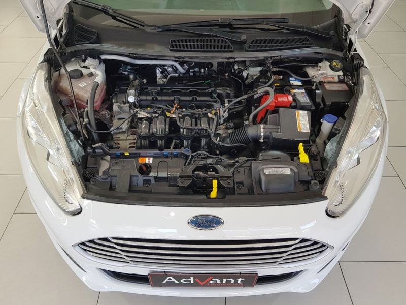 Ford FIESTA 1.6 TITANIUM HATCH 16V FLEX 4P POWERSHIFT 2014/2015 ADVANT AUTOMÓVEIS CAXIAS DO SUL / Carros no Vale