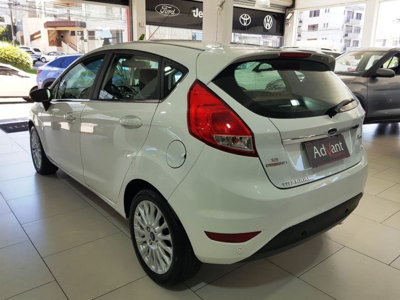 Ford FIESTA 1.6 TITANIUM HATCH 16V FLEX 4P POWERSHIFT 2014/2015 ADVANT AUTOMÓVEIS CAXIAS DO SUL / Carros no Vale