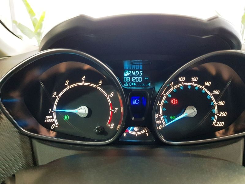 Ford FIESTA 1.6 TITANIUM HATCH 16V FLEX 4P POWERSHIFT 2014/2015 ADVANT AUTOMÓVEIS CAXIAS DO SUL / Carros no Vale