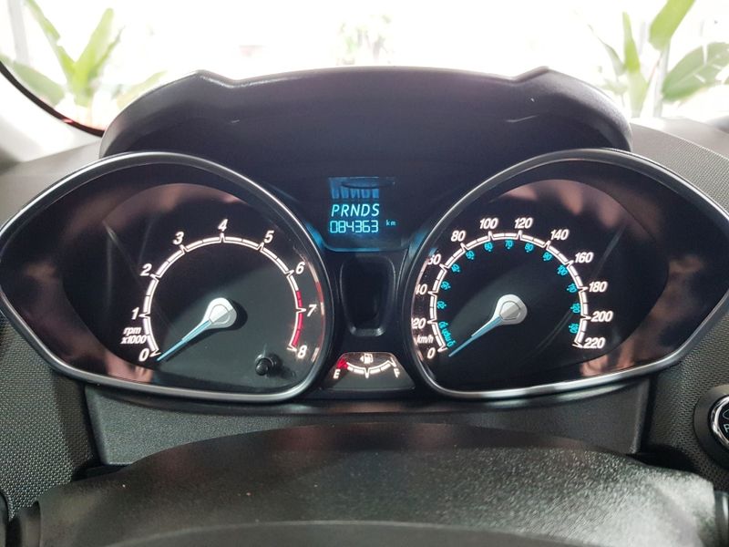 Ford FIESTA 1.6 TITANIUM HATCH 16V FLEX 4P POWERSHIFT 2015/2016 ADVANT AUTOMÓVEIS CAXIAS DO SUL / Carros no Vale