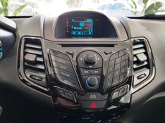 Ford FIESTA 1.6 TITANIUM HATCH 16V FLEX 4P POWERSHIFT 2014/2015 ADVANT AUTOMÓVEIS CAXIAS DO SUL / Carros no Vale