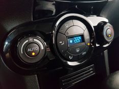 Ford FIESTA 1.6 TITANIUM HATCH 16V FLEX 4P POWERSHIFT 2014/2015 ADVANT AUTOMÓVEIS CAXIAS DO SUL / Carros no Vale