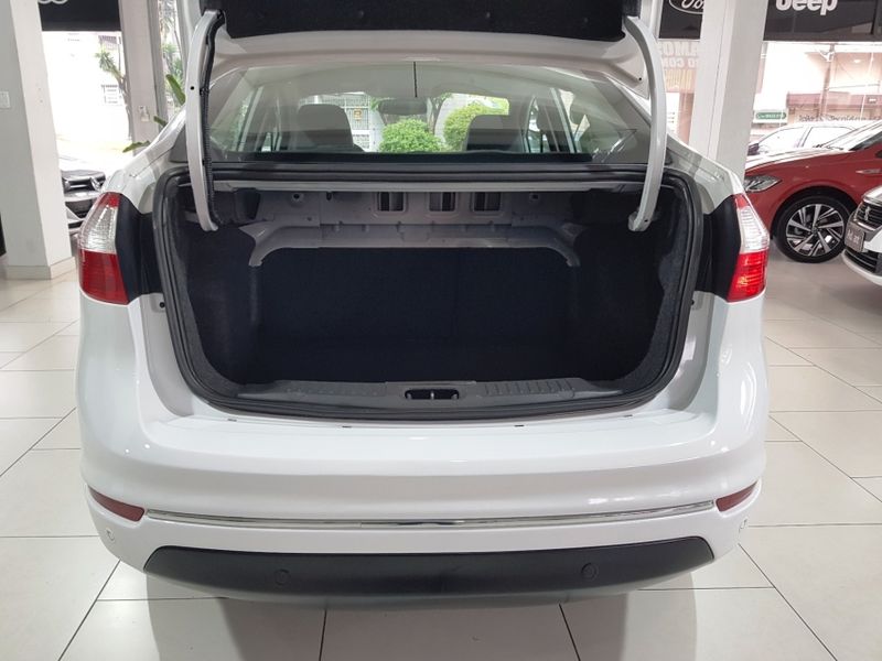 Ford FIESTA 1.6 TITANIUM SEDAN 16V FLEX 4P POWERSHIFT 2014/2015 ADVANT AUTOMÓVEIS CAXIAS DO SUL / Carros no Vale