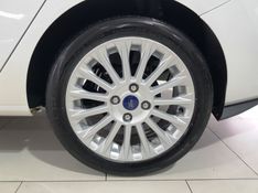 Ford FIESTA 1.6 TITANIUM SEDAN 16V FLEX 4P POWERSHIFT 2014/2015 ADVANT AUTOMÓVEIS CAXIAS DO SUL / Carros no Vale