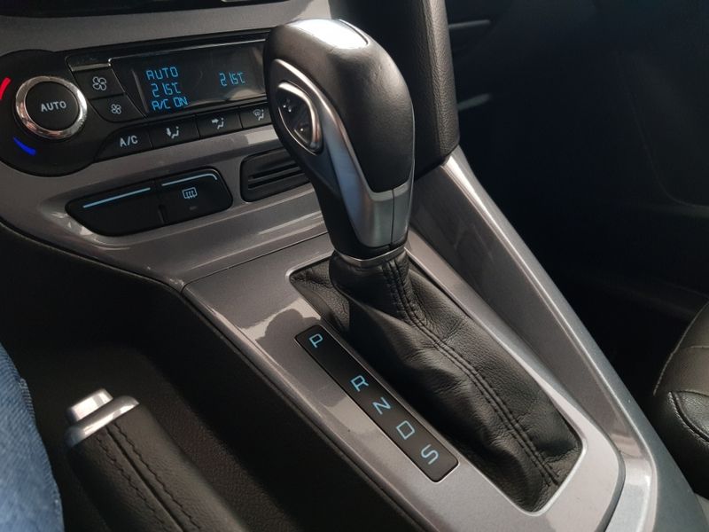Ford FOCUS 2.0 TITANIUM 16V FLEX 4P POWERSHIFT 2015/2015 ADVANT AUTOMÓVEIS CAXIAS DO SUL / Carros no Vale Ford FOCUS 2.0 TITANIUM 16V FLEX 4P POWERSHIFT 2015/2015 ADVANT AUTOMÓVEIS CAXIAS DO SUL / Carros no Vale