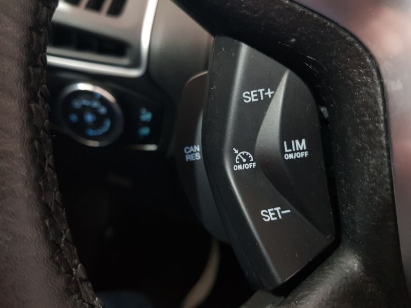 Ford FOCUS 2.0 TITANIUM 16V FLEX 4P POWERSHIFT 2015/2015 ADVANT AUTOMÓVEIS CAXIAS DO SUL / Carros no Vale Ford FOCUS 2.0 TITANIUM 16V FLEX 4P POWERSHIFT 2015/2015 ADVANT AUTOMÓVEIS CAXIAS DO SUL / Carros no Vale