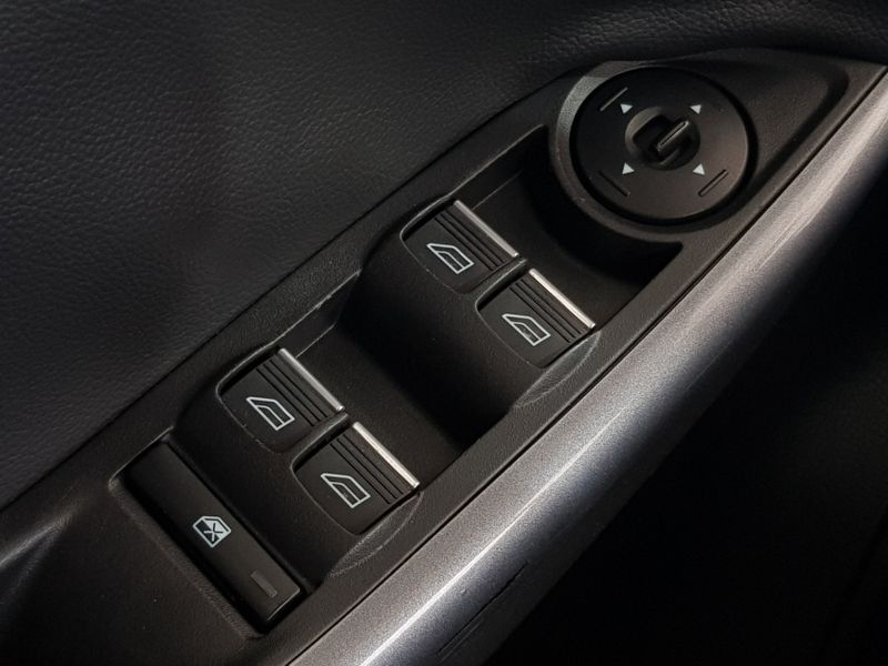 Ford FOCUS 2.0 TITANIUM 16V FLEX 4P POWERSHIFT 2015/2015 ADVANT AUTOMÓVEIS CAXIAS DO SUL / Carros no Vale Ford FOCUS 2.0 TITANIUM 16V FLEX 4P POWERSHIFT 2015/2015 ADVANT AUTOMÓVEIS CAXIAS DO SUL / Carros no Vale