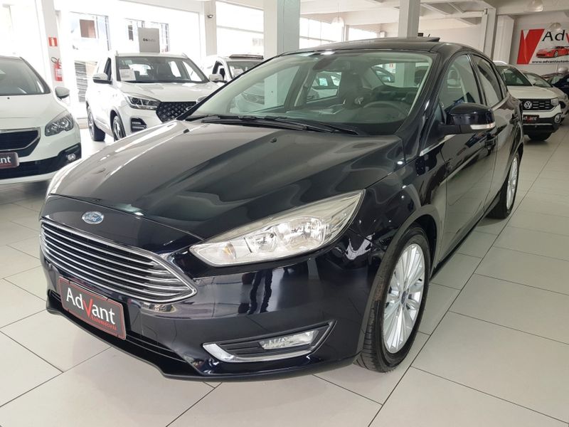 Ford FOCUS 2.0 TITANIUM FASTBACK 16V FLEX 4P POWERSHIFT 2017/2018 ADVANT AUTOMÓVEIS CAXIAS DO SUL / Carros no Vale