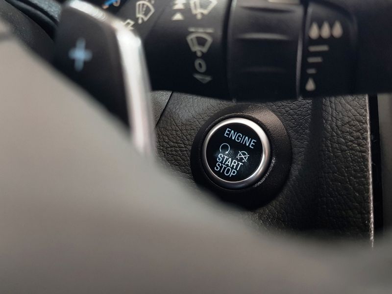 Ford FOCUS 2.0 TITANIUM FASTBACK 16V FLEX 4P POWERSHIFT 2017/2018 ADVANT AUTOMÓVEIS CAXIAS DO SUL / Carros no Vale Ford FOCUS 2.0 TITANIUM FASTBACK 16V FLEX 4P POWERSHIFT 2017/2018 ADVANT AUTOMÓVEIS CAXIAS DO SUL / Carros no Vale