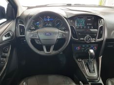 Ford FOCUS 2.0 TITANIUM FASTBACK 16V FLEX 4P POWERSHIFT 2017/2018 ADVANT AUTOMÓVEIS CAXIAS DO SUL / Carros no Vale