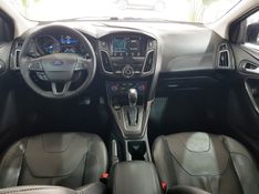 Ford FOCUS 2.0 TITANIUM FASTBACK 16V FLEX 4P POWERSHIFT 2017/2018 ADVANT AUTOMÓVEIS CAXIAS DO SUL / Carros no Vale