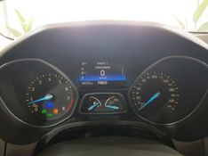 Ford FOCUS 2.0 TITANIUM FASTBACK 16V FLEX 4P POWERSHIFT 2017/2018 ADVANT AUTOMÓVEIS CAXIAS DO SUL / Carros no Vale