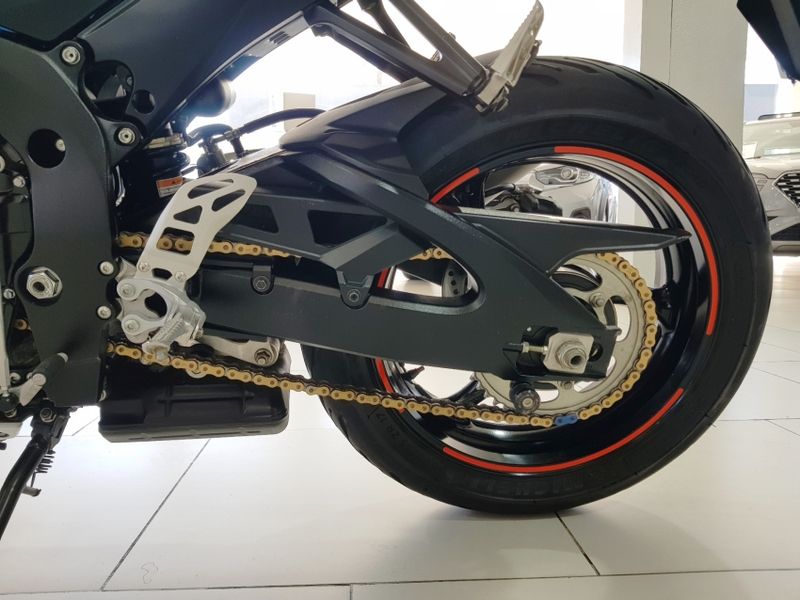 Suzuki Gsx R 750 2014/2015 ADVANT AUTOMÓVEIS CAXIAS DO SUL / Carros no Vale