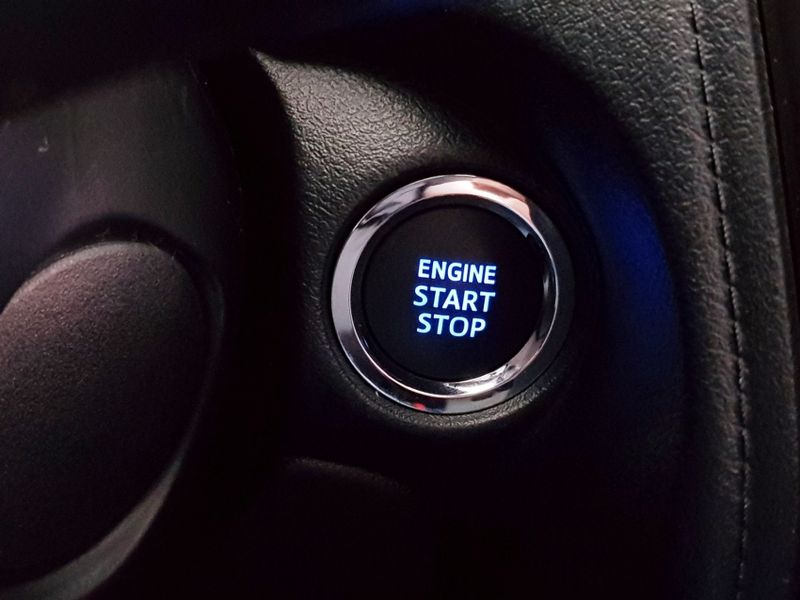 Toyota YARIS 1.5 16V FLEX SEDAN XLS MULTIDRIVE 2023/2024 ADVANT AUTOMÓVEIS CAXIAS DO SUL / Carros no Vale