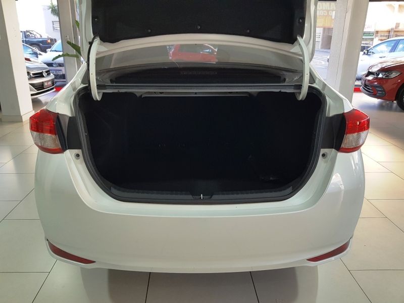 Toyota YARIS 1.5 16V FLEX SEDAN XLS MULTIDRIVE 2023/2024 ADVANT AUTOMÓVEIS CAXIAS DO SUL / Carros no Vale