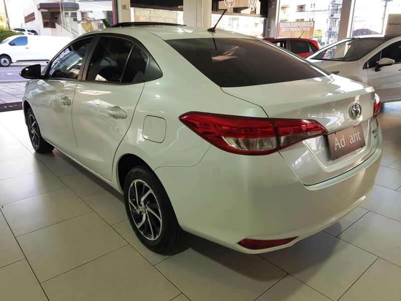 Toyota YARIS 1.5 16V FLEX SEDAN XLS MULTIDRIVE 2023/2024 ADVANT AUTOMÓVEIS CAXIAS DO SUL / Carros no Vale