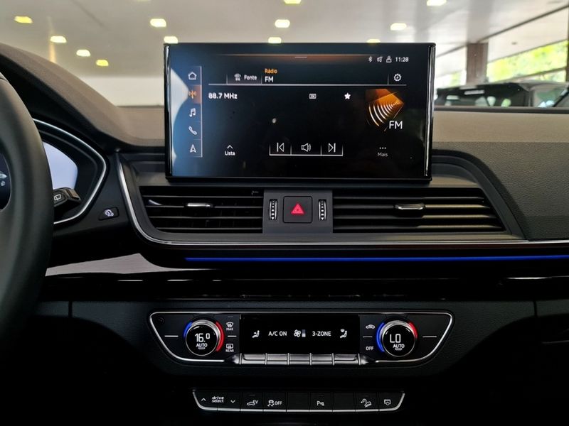 Audi Q5 2.0 55 TFSIE PHEV SPORTBACK PERFORMANCE BLACK QUATTRO S TRONIC 2022/2023 CARRO DEZ NOVO HAMBURGO / Carros no Vale Audi Q5 2.0 55 TFSIE PHEV SPORTBACK PERFORMANCE BLACK QUATTRO S TRONIC 2022/2023 CARRO DEZ NOVO HAMBURGO / Carros no Vale