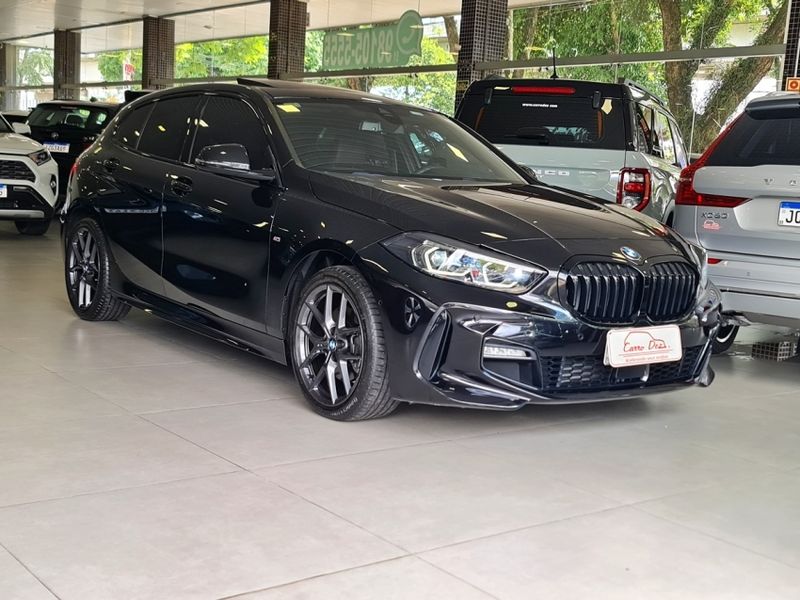 BMW 118i 1.5 12V GASOLINA M SPORT STEPTRONIC 2022/2023 CARRO DEZ NOVO HAMBURGO / Carros no Vale BMW 118i 1.5 12V GASOLINA M SPORT STEPTRONIC 2022/2023 CARRO DEZ NOVO HAMBURGO / Carros no Vale