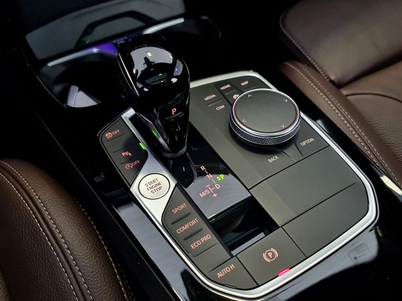 BMW 118i 1.5 12V GASOLINA M SPORT STEPTRONIC 2022/2023 CARRO DEZ NOVO HAMBURGO / Carros no Vale BMW 118i 1.5 12V GASOLINA M SPORT STEPTRONIC 2022/2023 CARRO DEZ NOVO HAMBURGO / Carros no Vale