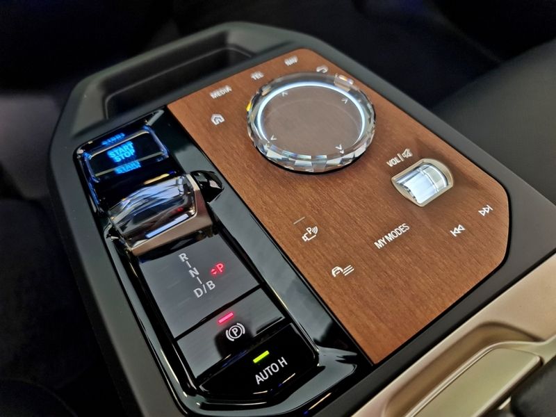 BMW IX ELÉTRICO XDRIVE40 2022/2023 CARRO DEZ NOVO HAMBURGO / Carros no Vale BMW IX ELÉTRICO XDRIVE40 2022/2023 CARRO DEZ NOVO HAMBURGO / Carros no Vale