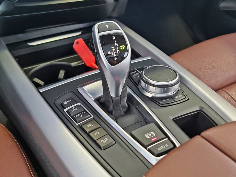 BMW X5 3.0 4X4 30D I6 TURBO DIESEL 4P AUTOMÁTICO 2018/2018 CARRO DEZ NOVO HAMBURGO / Carros no Vale BMW X5 3.0 4X4 30D I6 TURBO DIESEL 4P AUTOMÁTICO 2018/2018 CARRO DEZ NOVO HAMBURGO / Carros no Vale